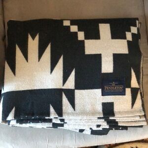 Pendleton Black and White Geometric Blanket